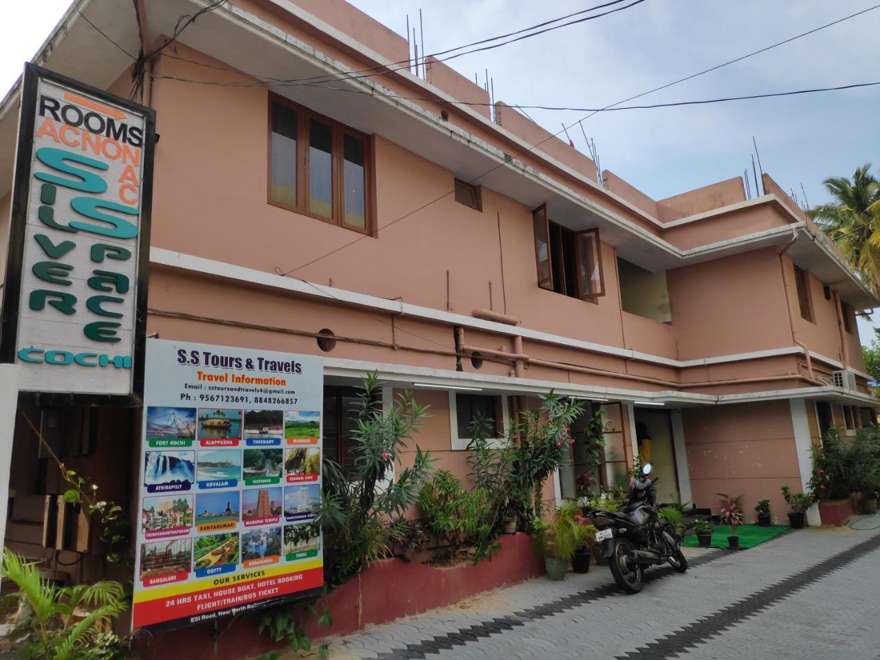 Hotel Silver Space Ernakulam Exterior photo