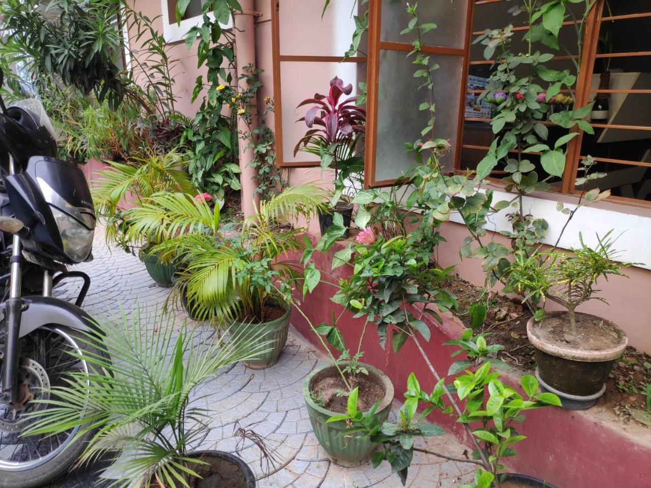 Hotel Silver Space Ernakulam Exterior photo