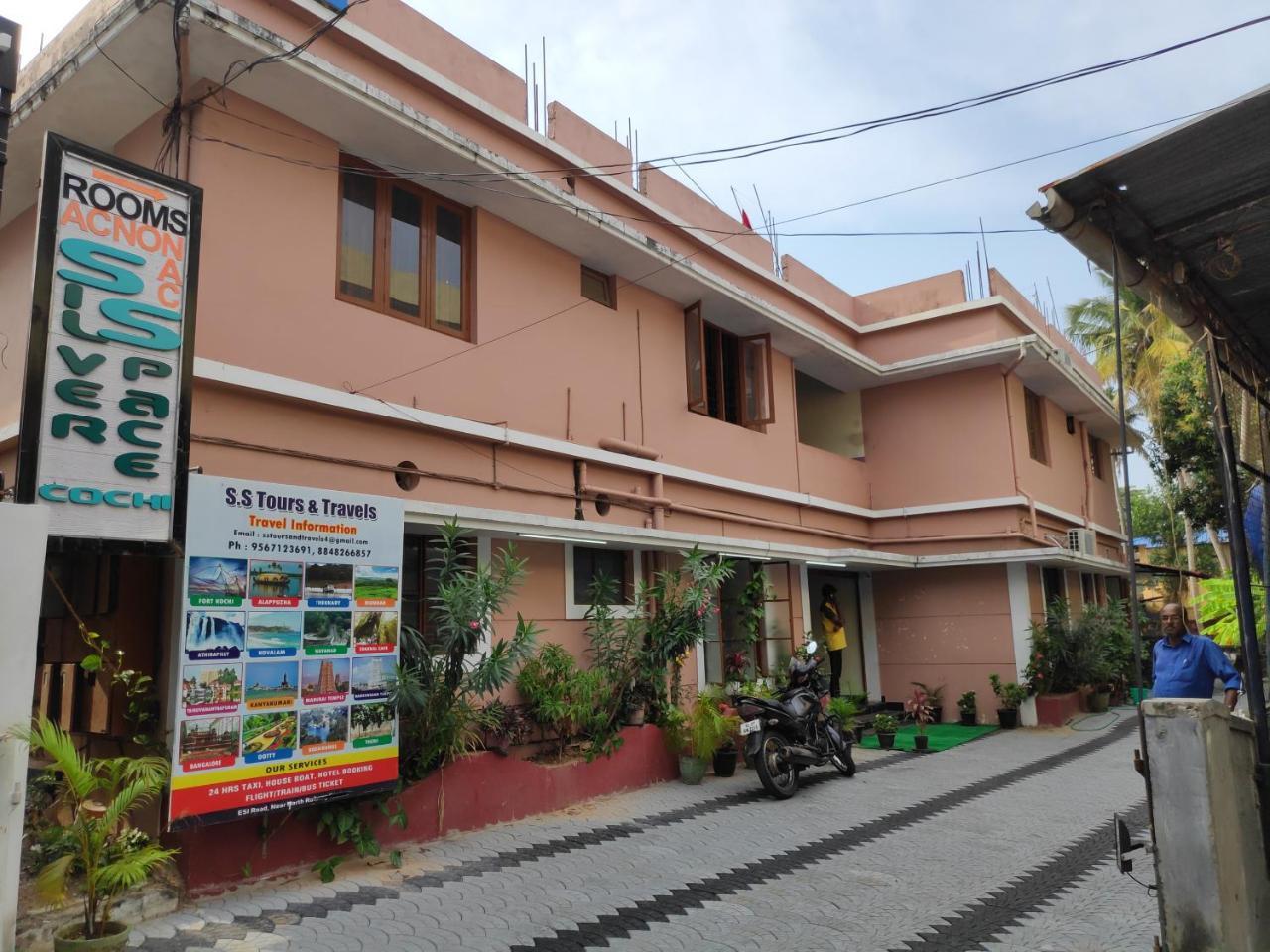 Hotel Silver Space Ernakulam Exterior photo